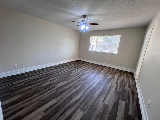 Building Photo - 4 Bedroom 2 Bathroom in Northwest Houston ...
