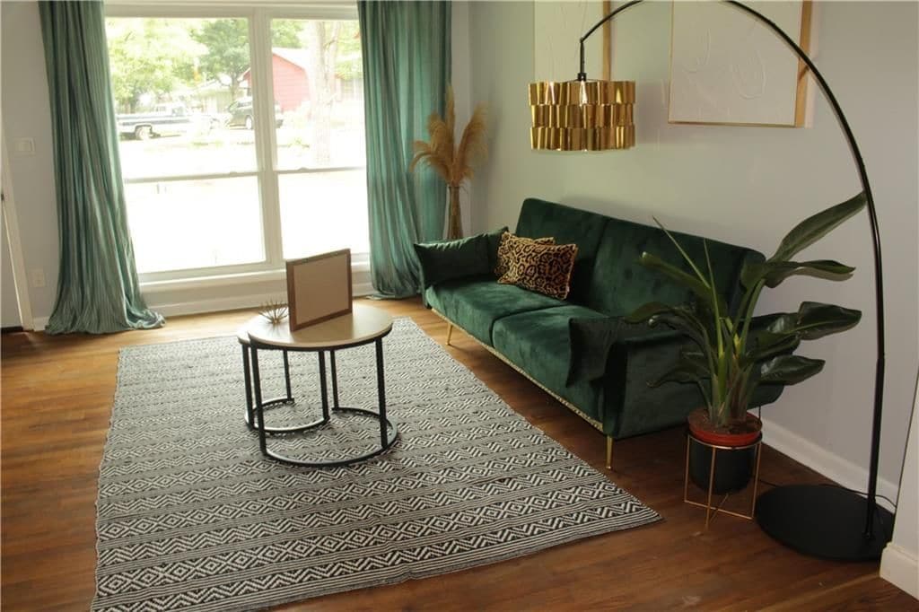 Building Photo - 667 Tara Cir SE