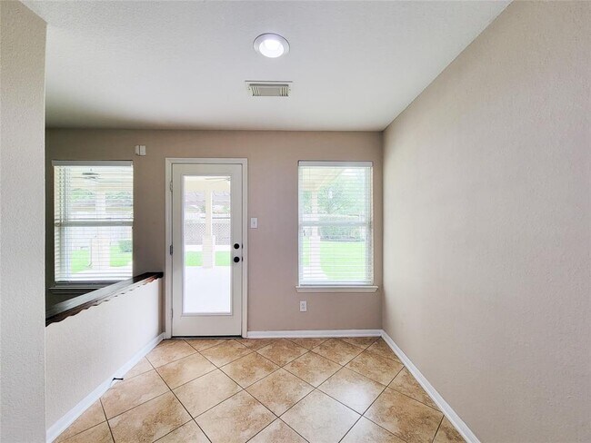 Building Photo - 21123 Amber Crossing Dr