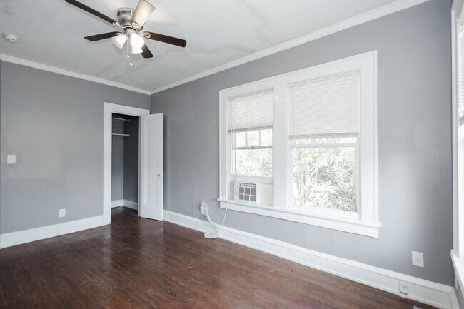 Building Photo - 217 S 11th St
