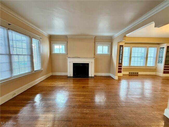 Building Photo - 1208 St Charles Ave