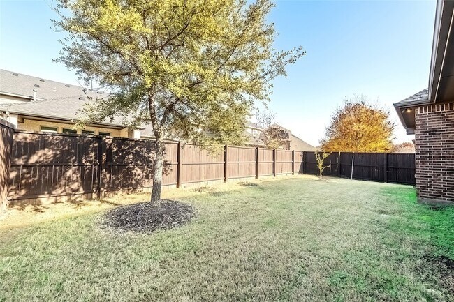 Building Photo - 6808 Badlands Dr