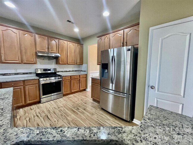 Building Photo - 13722 Delstone Dr