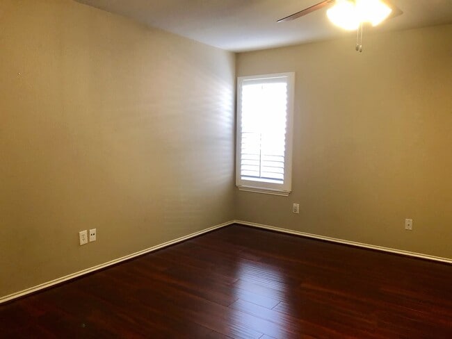 Building Photo - 4 Bedroom in South Lubbock