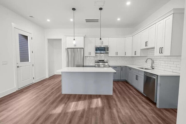 Building Photo - 4318 Woods St