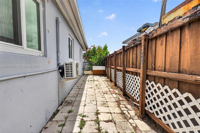 Building Photo - 17001 NW 53rd Ct