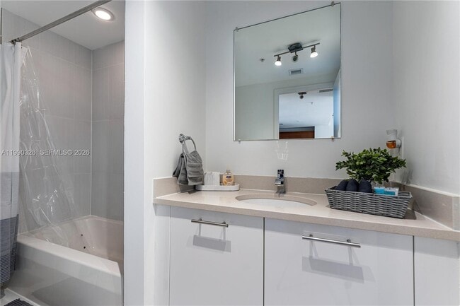 Building Photo - 3250 NE 1st Ave