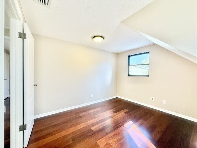 Building Photo - 12472 Monarch Cir