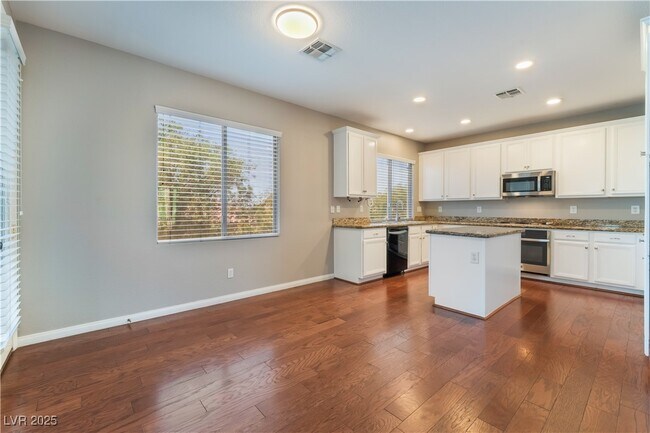 Building Photo - 11901 Luna Del Mar Ln