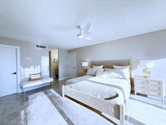 Building Photo - 3546 S Ocean Blvd