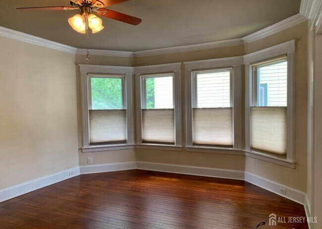 Building Photo - 40 Codington Pl