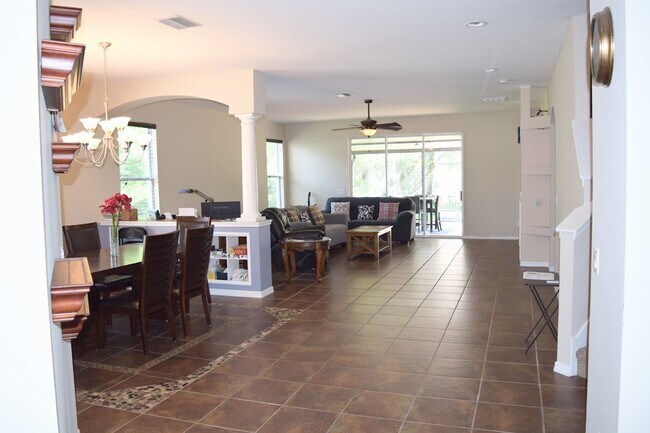 Building Photo - 7803 Blue Spring Dr