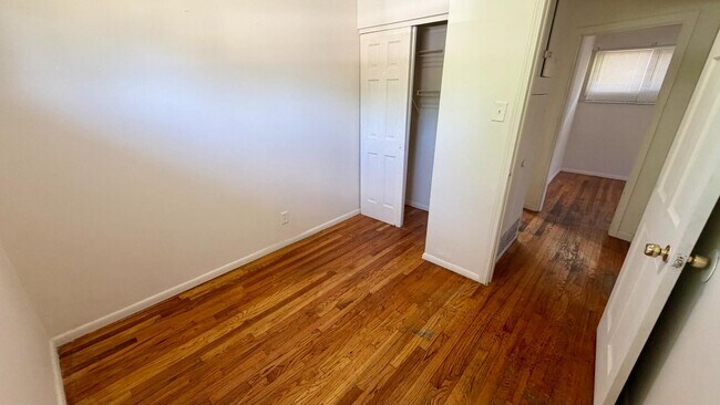 Building Photo - 5614 Sanborn Dr