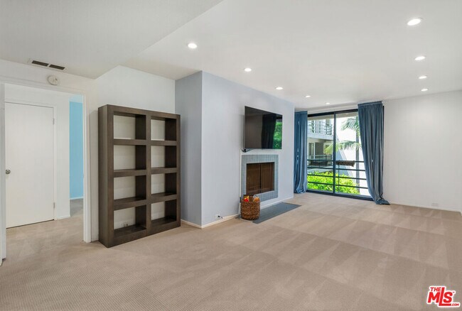 Building Photo - 2920 Neilson Wy