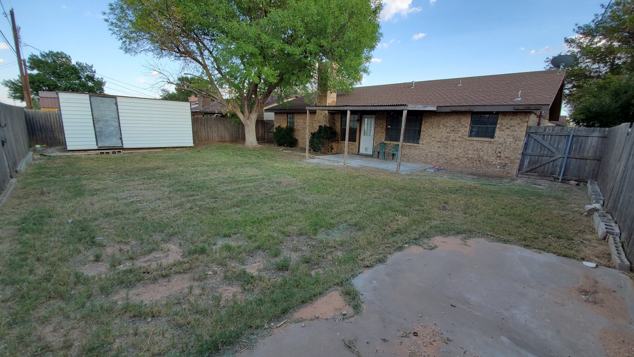 Building Photo - 2042 Magill St