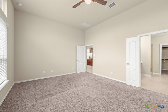 Building Photo - 625 Palmilla St