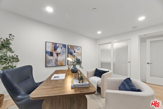 Building Photo - 600 Ridgeley Dr