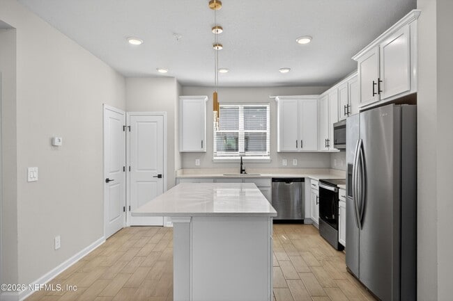 Building Photo - 1093 Farwell St