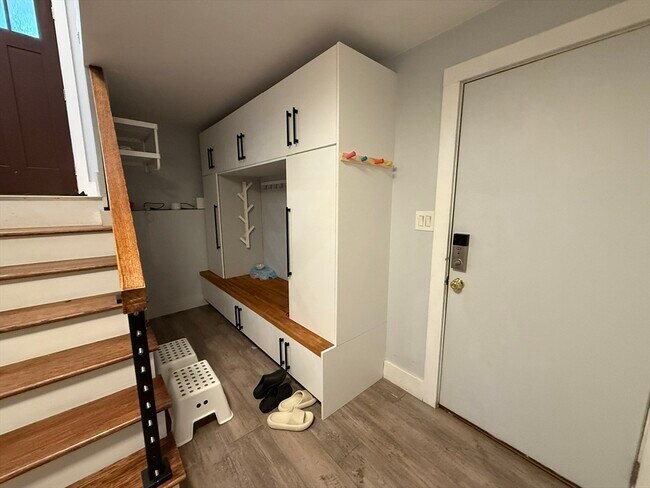 Building Photo - 25 Berkshire Dr