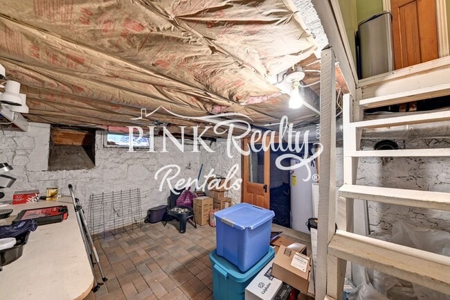 Building Photo - 1610 W Kiowa St