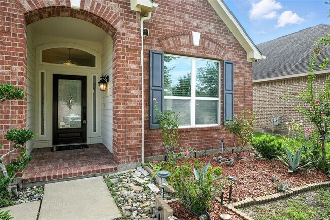 Building Photo - 9219 Gilbert Hollow Dr