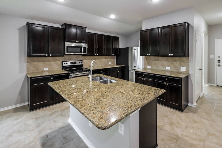 Building Photo - 1711 Emerald Edge