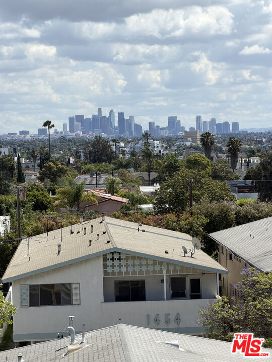 Building Photo - 1450 S Beverly Dr