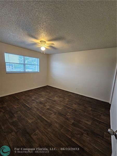 Building Photo - 7960 N Colony Cir