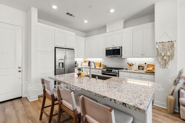 Building Photo - 27466 Mercantile Ct