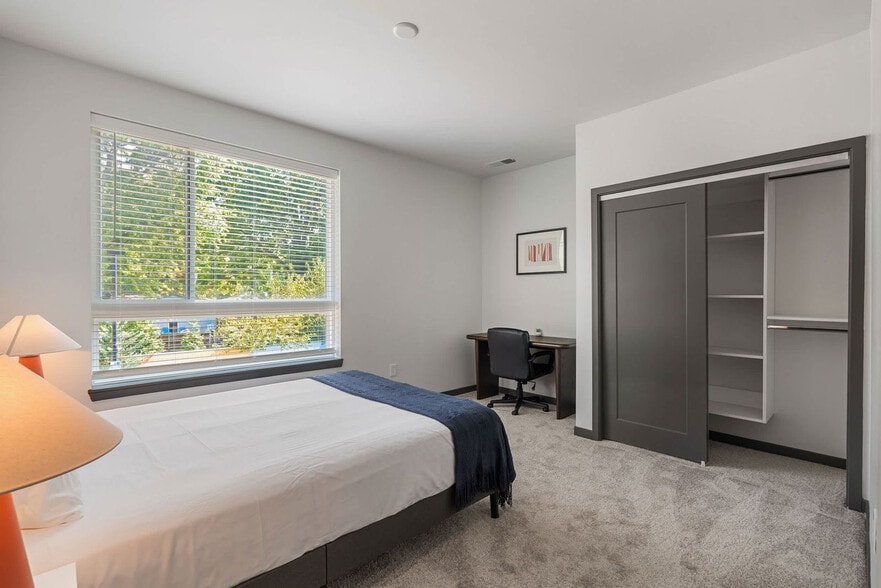 Building Photo - 6160 N Rural St