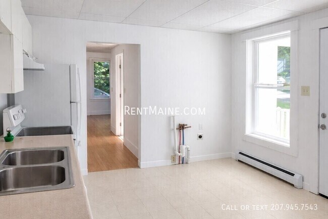 Building Photo - 16 Congress St