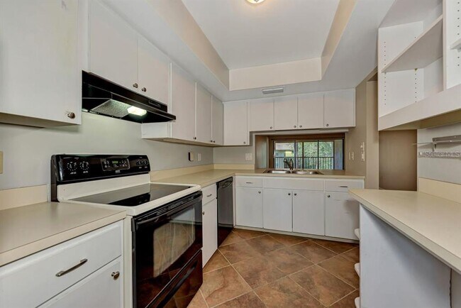 Building Photo - 5645 Summerside Ln