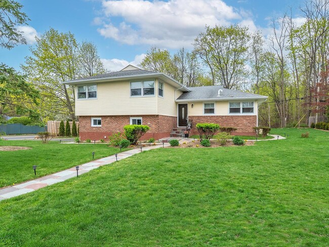 Primary Photo - 1 Milford Ln
