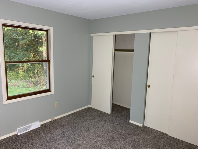 Building Photo - 280 Pine Ridge Rd