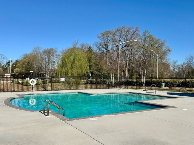 Building Photo - Available NOW! 1st Time Rental! Water, Sewer Trash, Landscaping, Community Pool Included!