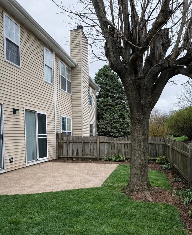 Building Photo - 404 Lauren Ln