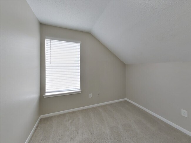 Building Photo - 3210 Kelling St