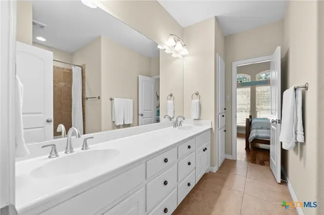 Building Photo - 2236 Allena Ln