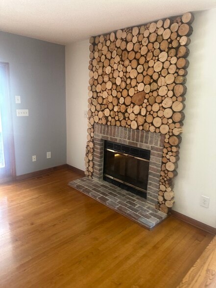 Building Photo - 2839 Sterling Park Dr