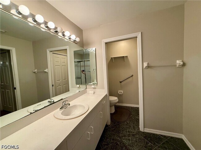 Building Photo - 1713 SW 10th Pl