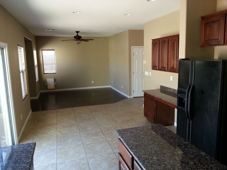 Building Photo - 3936 Red Trumpet Ct