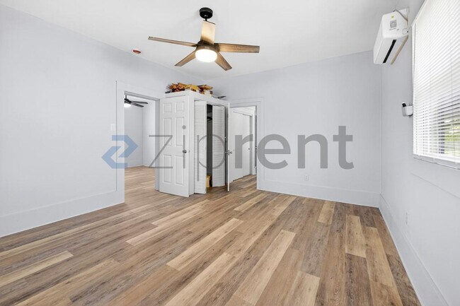 Building Photo - 309 Park St