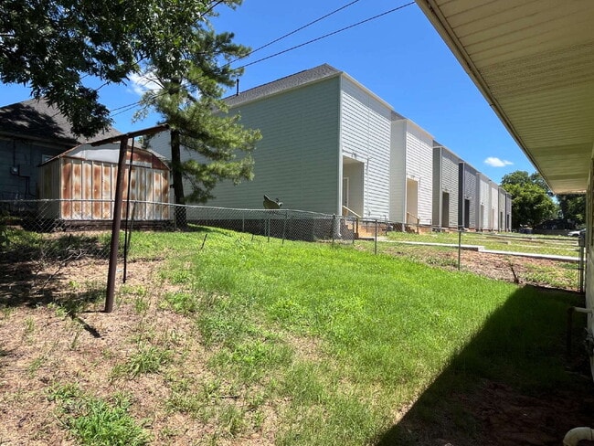 Building Photo - 2-Bedroom For Lease