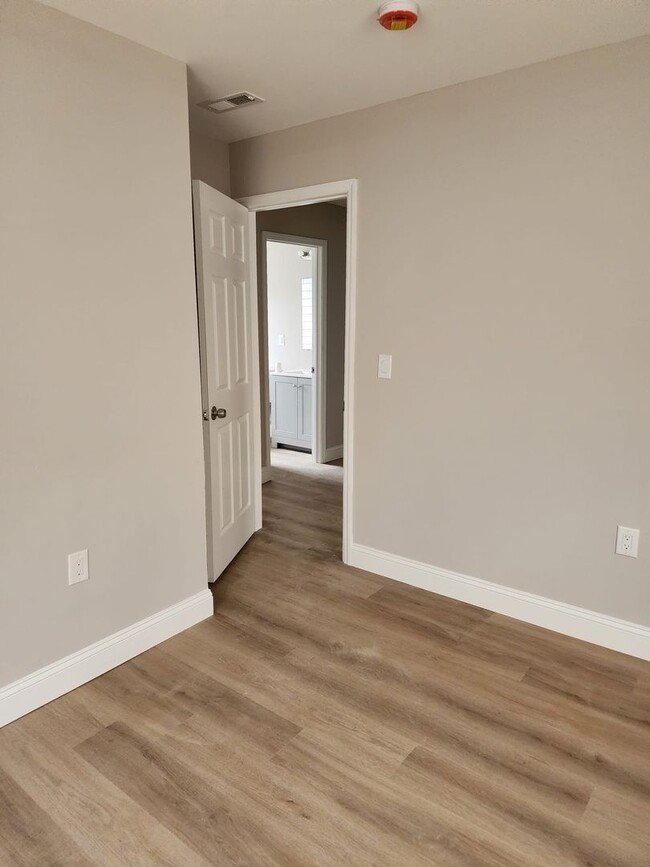 Building Photo - A Spacious 4 bedroom house for Rent !!!