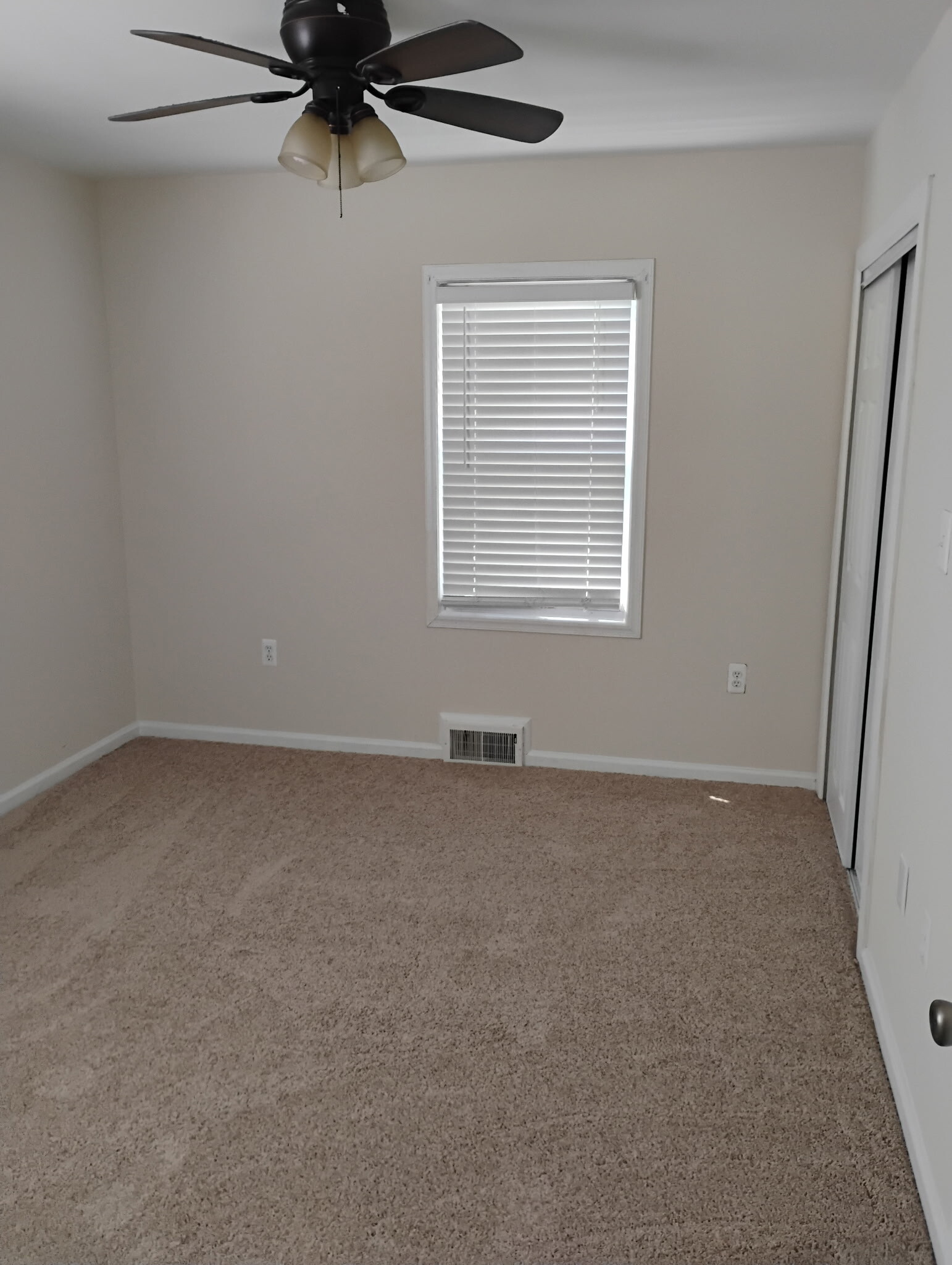 Building Photo - 4222 Elderon Ave