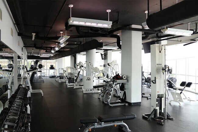 Building Photo - 2101 Brickell Ave