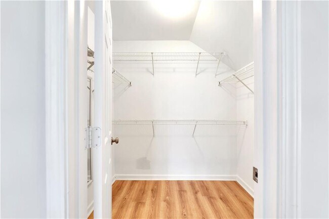 Building Photo - 56 Holly Rd NW