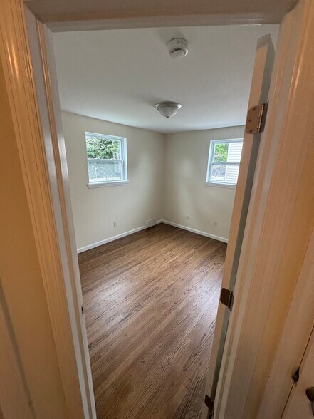 Building Photo - 73 Ferris Ave