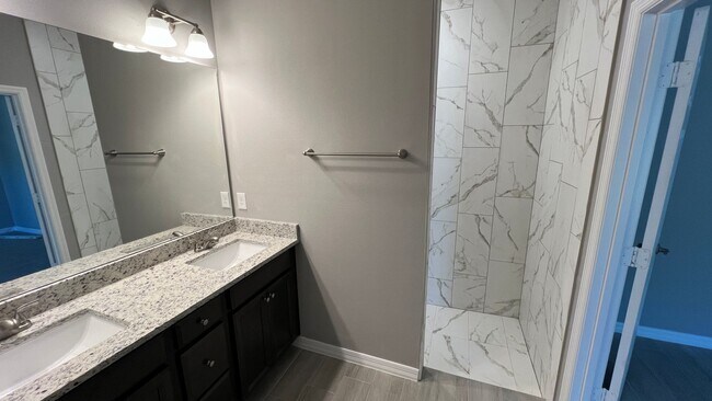 Building Photo - Spacious 3BD/2BA Palm Bay Home – Modern Comfort & Great Location!