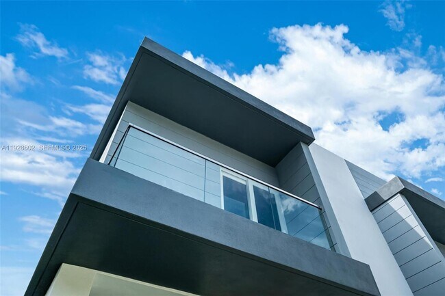 Building Photo - 3142 Carter St